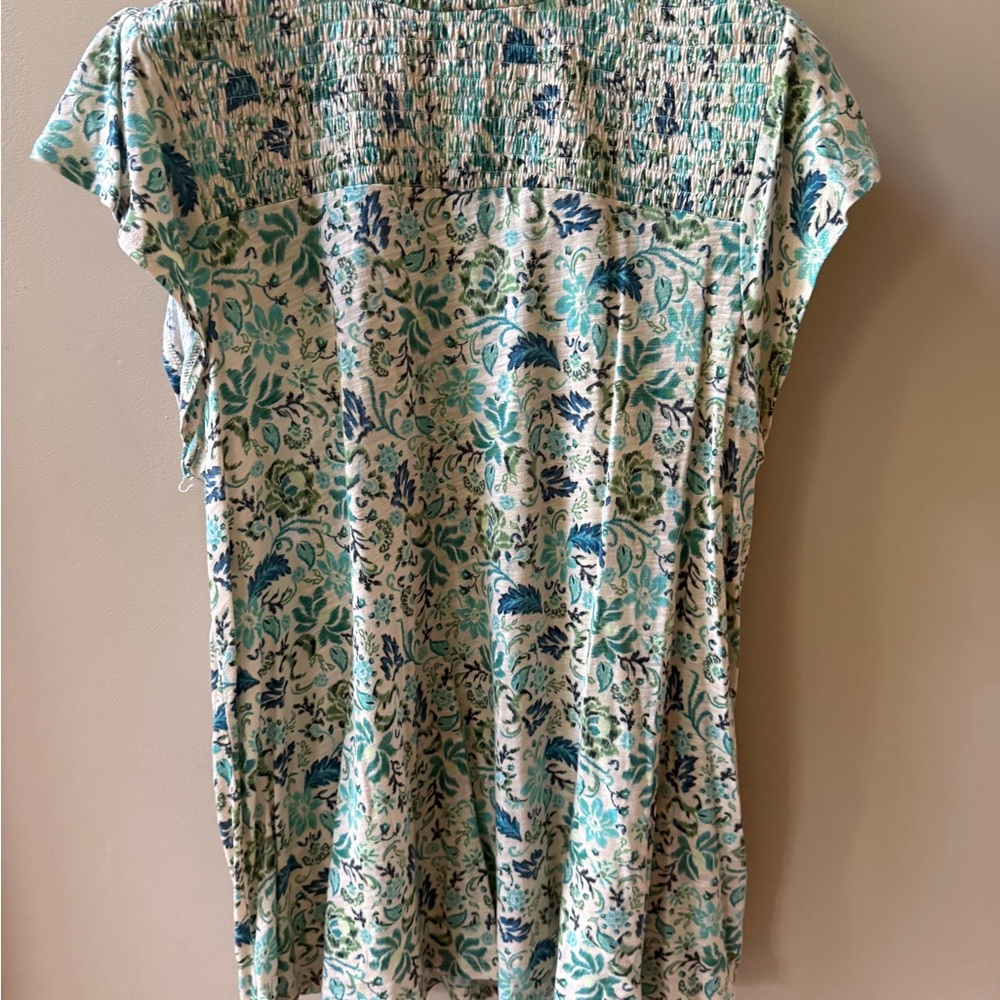 Size 00 fits loose Never Worn Torrid White Cap Sleeve Relaxed Cotton t-shirt